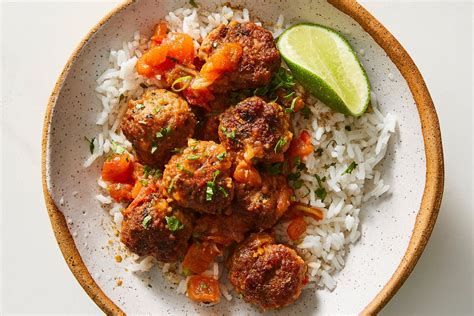 Meatballs in tomato sauce get a little lighter